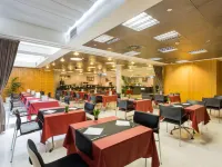 Sercotel Caspe Hotels near Ciutadella Park