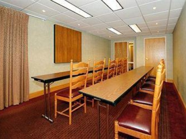 Holiday Inn Express & Suites - Lincoln East - White Mountains, an Ihg Hotel