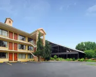 Quality Inn & Suites Sevierville - Pigeon Forge Hotels in Sevierville