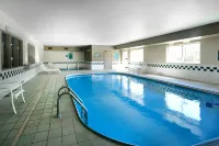 AmericInn by Wyndham Quincy - Swimmingpools