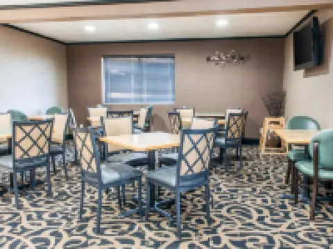 クオリティ イン ディファイアンス ディファイアンスのホテル