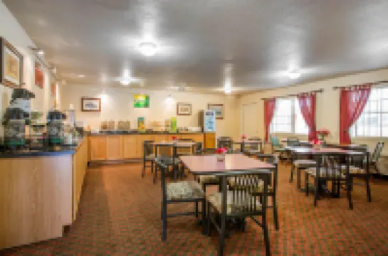 Quality Inn & Suites Crescent City Redwood Coast Hotels in Crescent City
