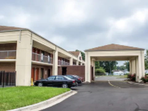 Quality Inn Henderson I-85 Hotels in Vance County