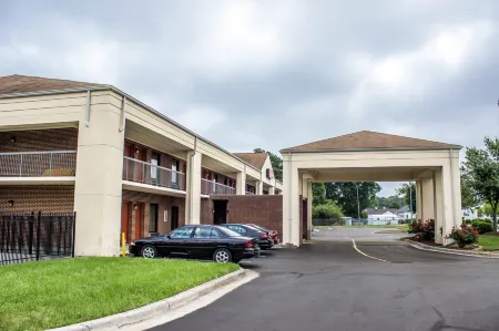 Quality Inn Henderson I-85 Отели в г. Таунсвилл