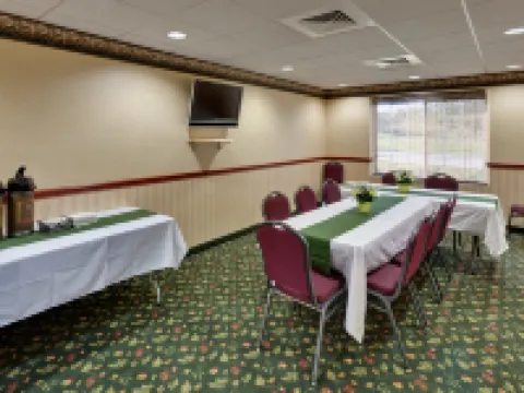 Baymont by Wyndham Clinton Hotels in Anderson County