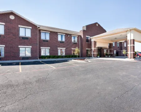 Comfort Suites Plainview Hotels in Plainview