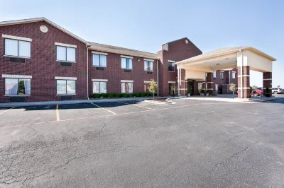 Comfort Suites Plainview Hotels near Wayland Baptist University