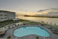 Comfort Suites Chincoteague Island Bayfront Resort - Family