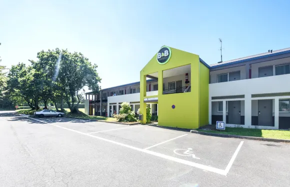 佈雷斯特克加赫德克機場 B&B 酒店