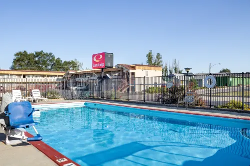 Econo Lodge Hotels in Wall