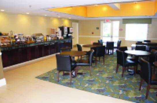 La Quinta Inn & Suites by Wyndham Visalia/Sequoia Gateway