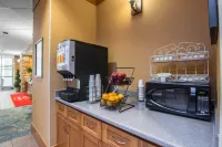 Econo Lodge Inn & Suites University - พร้อมอาหารเช้า