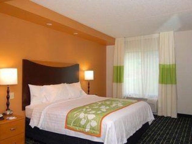 Fairfield Inn & Suites Bedford