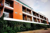 Le' Luxe Residence Hoteles cerca de Wat Pradu Kham Tha Netnimit