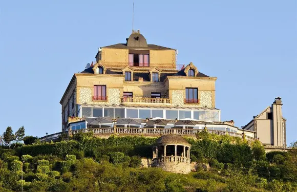 柯爾尼切地區酒店