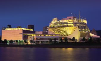 Le Centre Sheraton Montreal Hotel