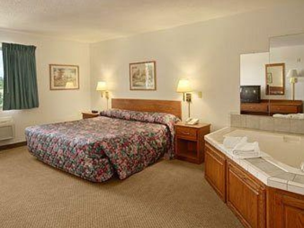 Coratel Inn & Suites Blaine