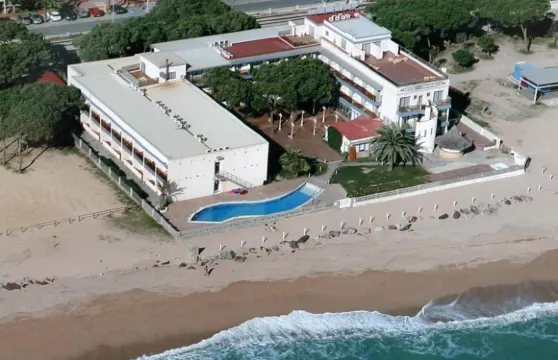 阿馬萊瓜酒店 - 限成人