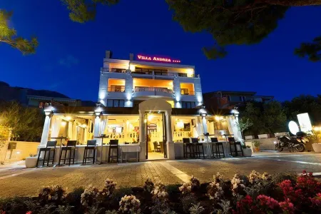 Hotel Villa Andrea Отели рядом с достопримечательностью «Tucepi Beach»
