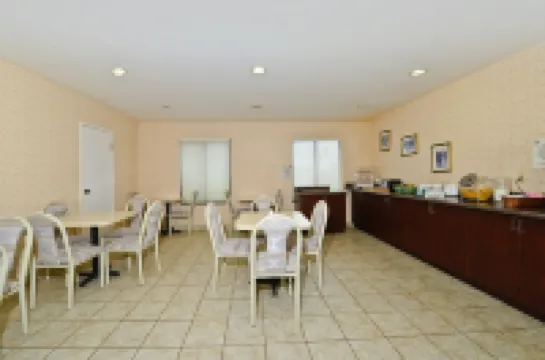 Days Inn by Wyndham Indio