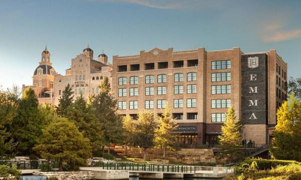 Hotel Emma at Pearl on the Riverwalk