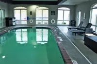 La Quinta Inn & Suites by Wyndham Russellville - Pools