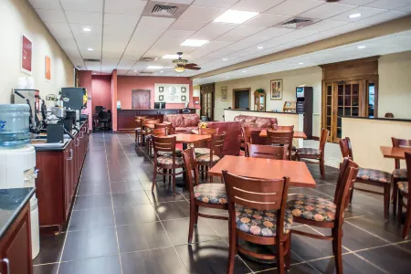 Quality Inn Mill Hall - Lamar Отели в г. Ховард