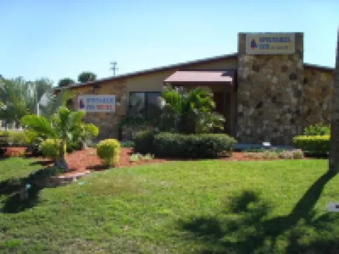 Spinnaker Inn of Naples