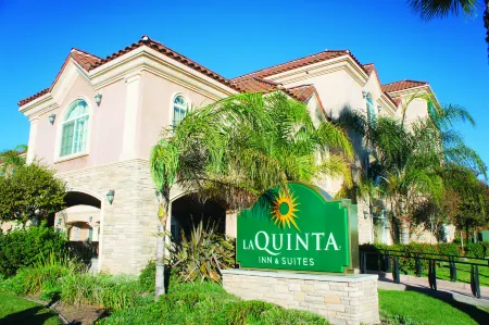 La Quinta Inn & Suites by Wyndham Moreno Valley Отели рядом с достопримечательностью «WinCo Foods»