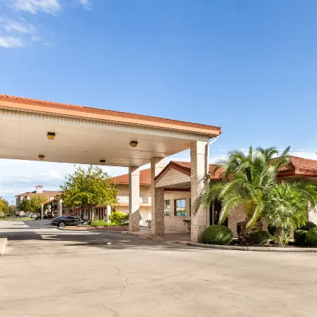 University Inn & Suites