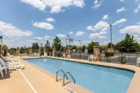 Comfort Inn & Suites - Pools