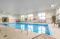 Spark by Hilton Montreal Brossard - Pool