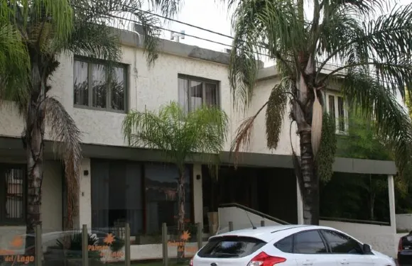 帕爾馬斯湖酒店