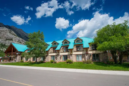 Waterton Glacier Suites Отели в г. Improvement District No. 4