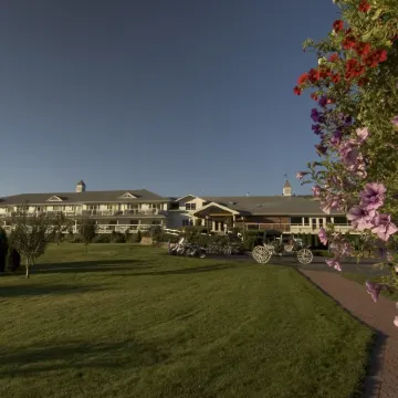 The Lund Resort at Klah ah Men