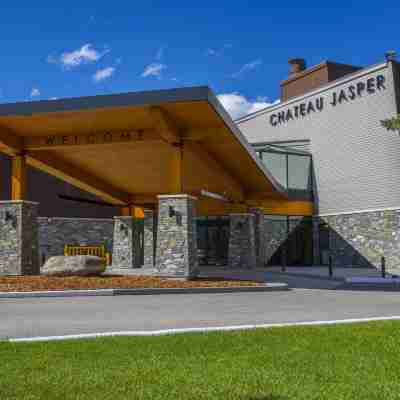 Chateau Jasper Hotel Exterior
