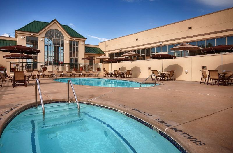 king of prussia hotels with indoor pool