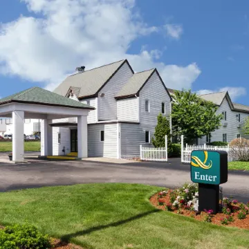 Residences at Solomon Pond