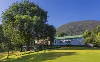 Oscar's on the Yarra Hotel a Warburton