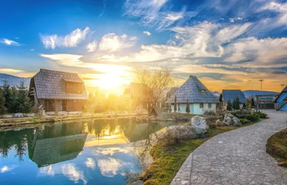 艾特諾村卡達西酒店