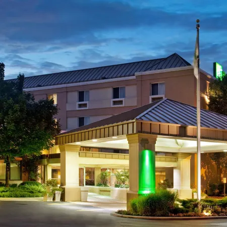 Holiday Inn & Suites CHICAGO-CAROL STREAM (WHEATON) by IHG