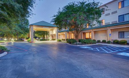Courtyard Lafayette Airport - Housity