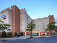 Fairfield Inn New York LaGuardia Airport/Flushing Hotels near 111th Street