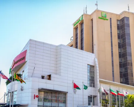 โรงแรม ฮอลิเดย์ อินน์ คูเวต บาย IHG โรงแรมในSalmiya