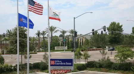 Hilton Garden Inn San Diego Del Mar Отели рядом с достопримечательностью «Институт биологических исследований Солка»