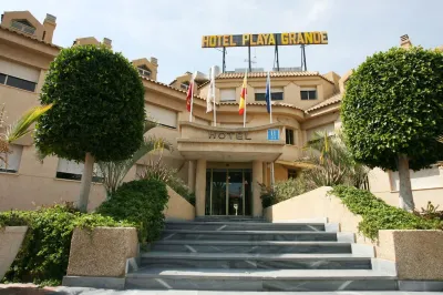 Hotel Playa Grande Hotels near Ícaro