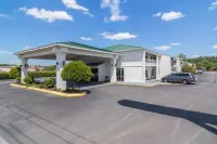 Motel 6 Waycross, GA فنادق في وايكروس