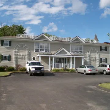 The Central Downtown Inn Suites