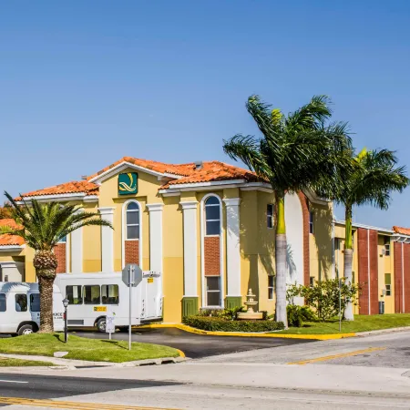Quality Inn Airport - Cruise Port