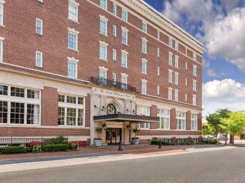 The George Washington, a Wyndham Grand Hotel